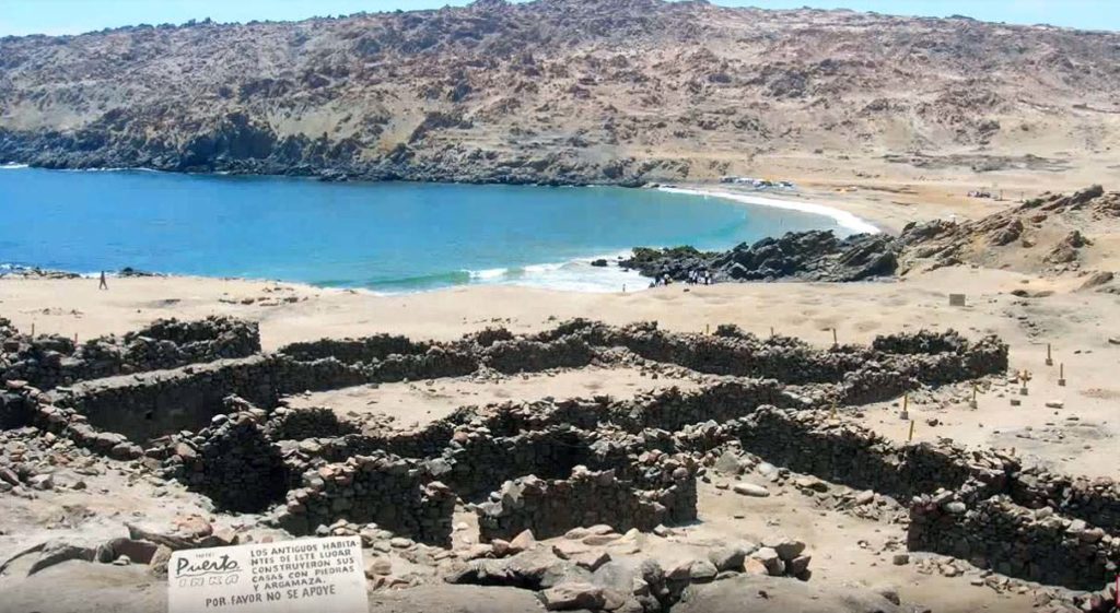 Puerto Inca | Una playa mágica rodeada de vestigios arqueológicos 1