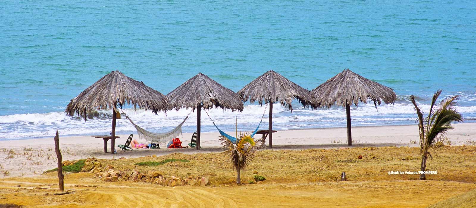 Zorritos | Una paradisíaca playa para nadar, surfear o bucear en familia 1