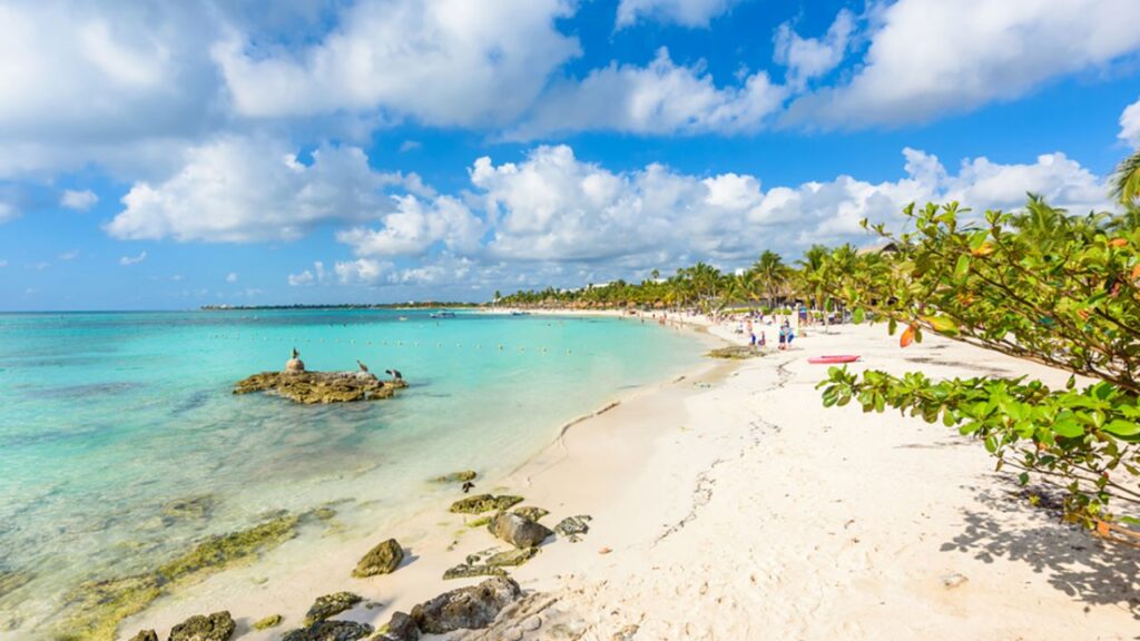 Playas Románticas en Cancún: El Paraíso del Amor 1